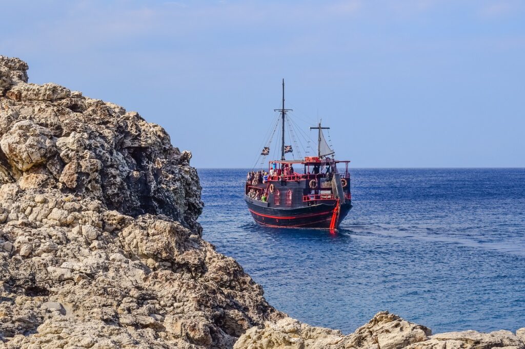 Image sea dragon pirate cruise